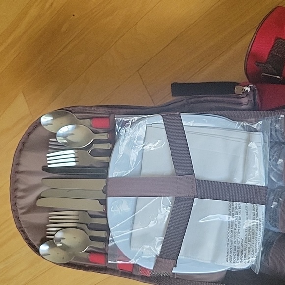 Red Envelope Picnic Backpack - Picture 9 of 12